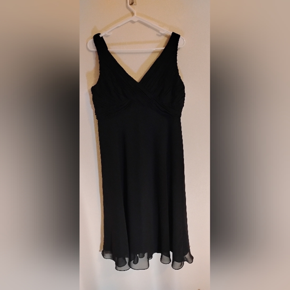 Jones Wear Black Midi Dress